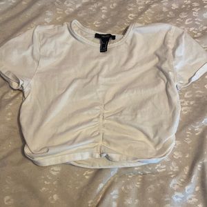 WHITE FOREVER 21 CROPPED TEE